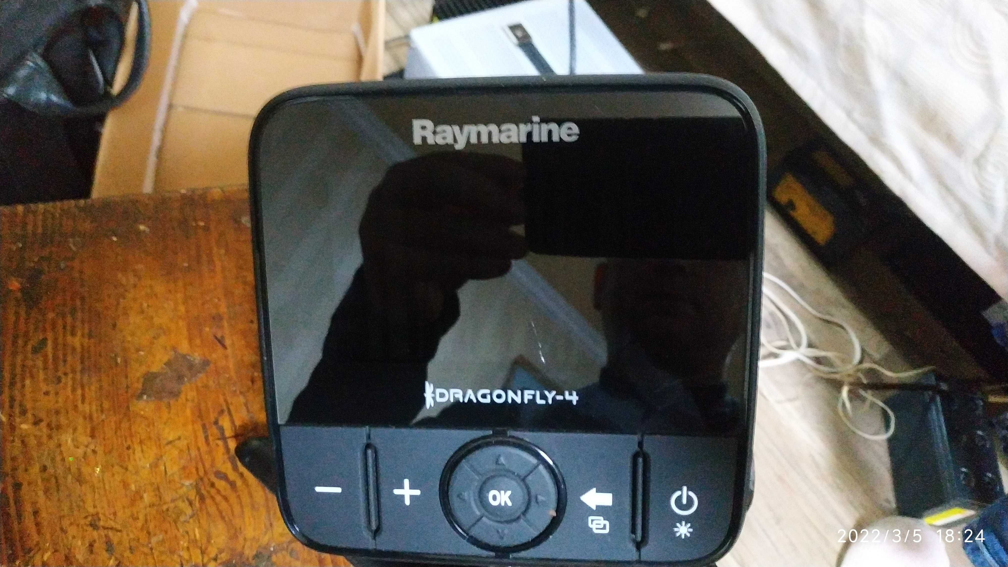 Эхолот  Raymarine Dragonfly 4 DV