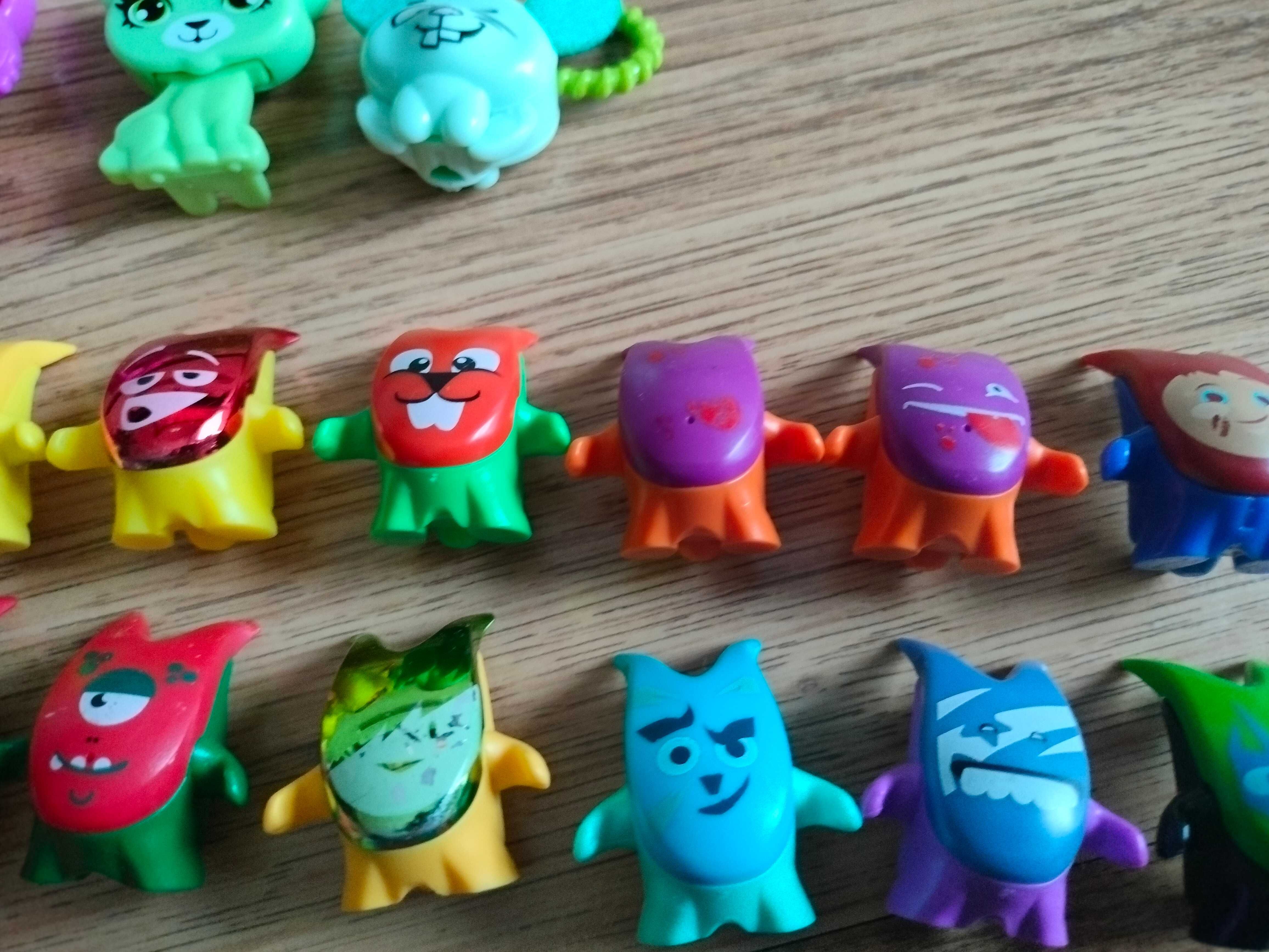 Figurki z jajek kinder