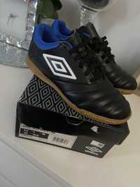 UMBRO buty chłopięce 37