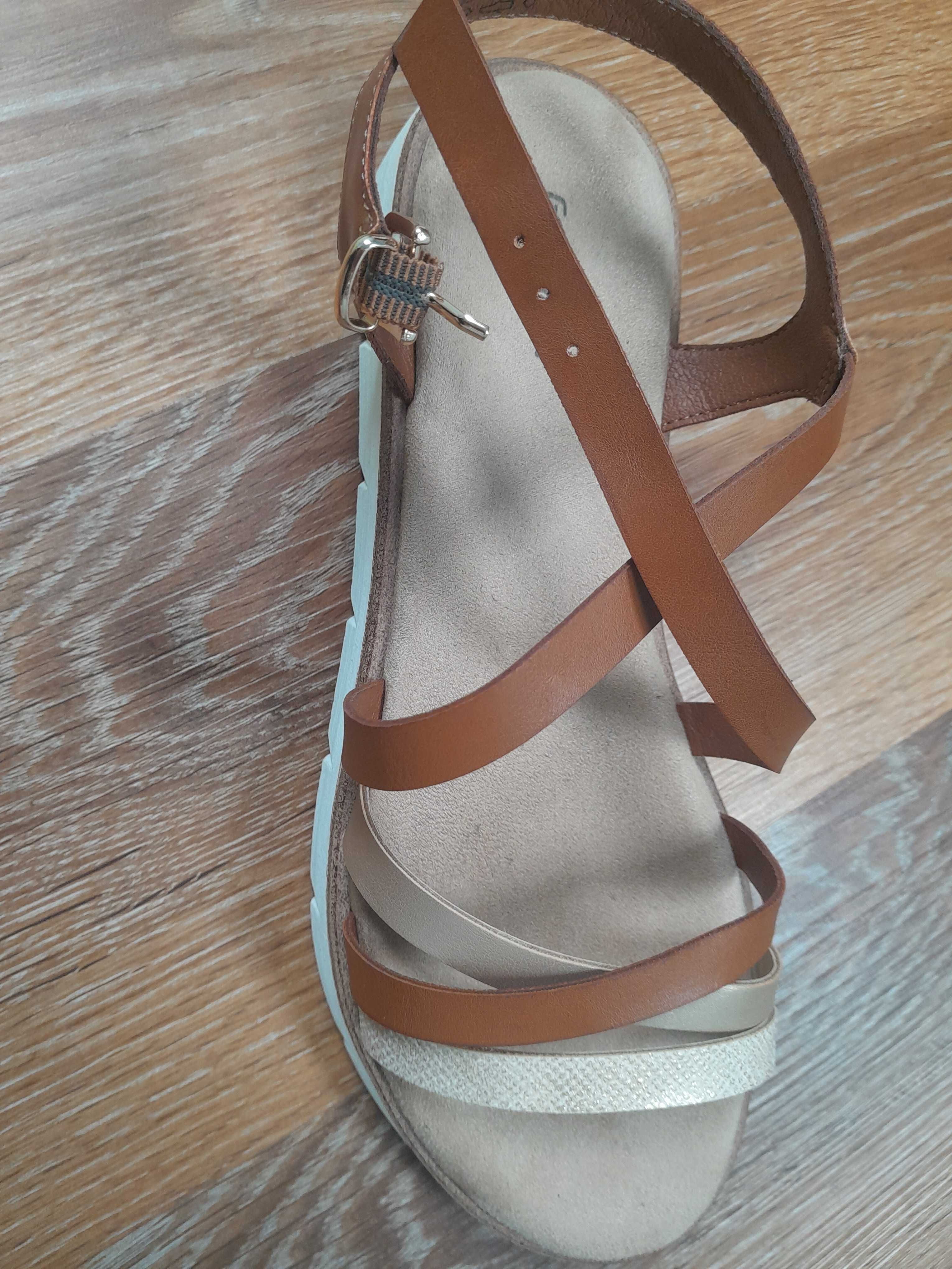 Nowe sandaly 39 deichmann