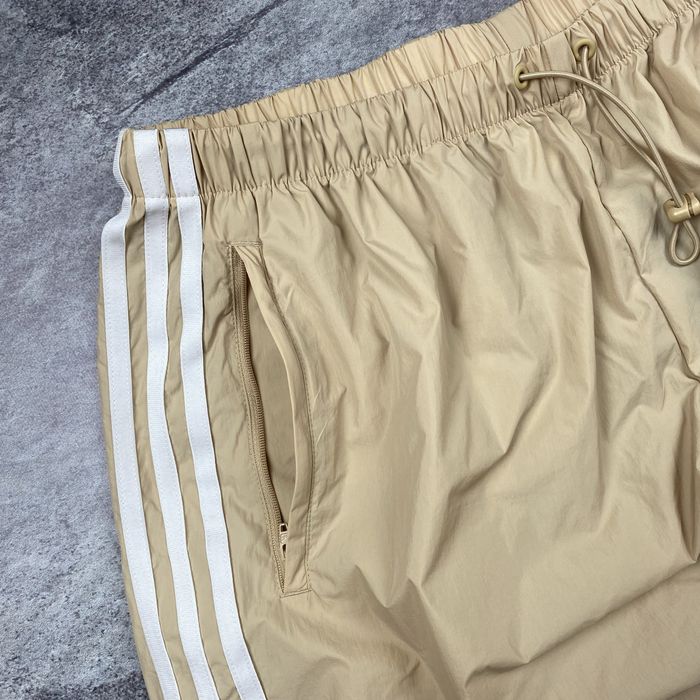 ADIDAS спортивні жіночі нові штани адідас IY7252 M розмір