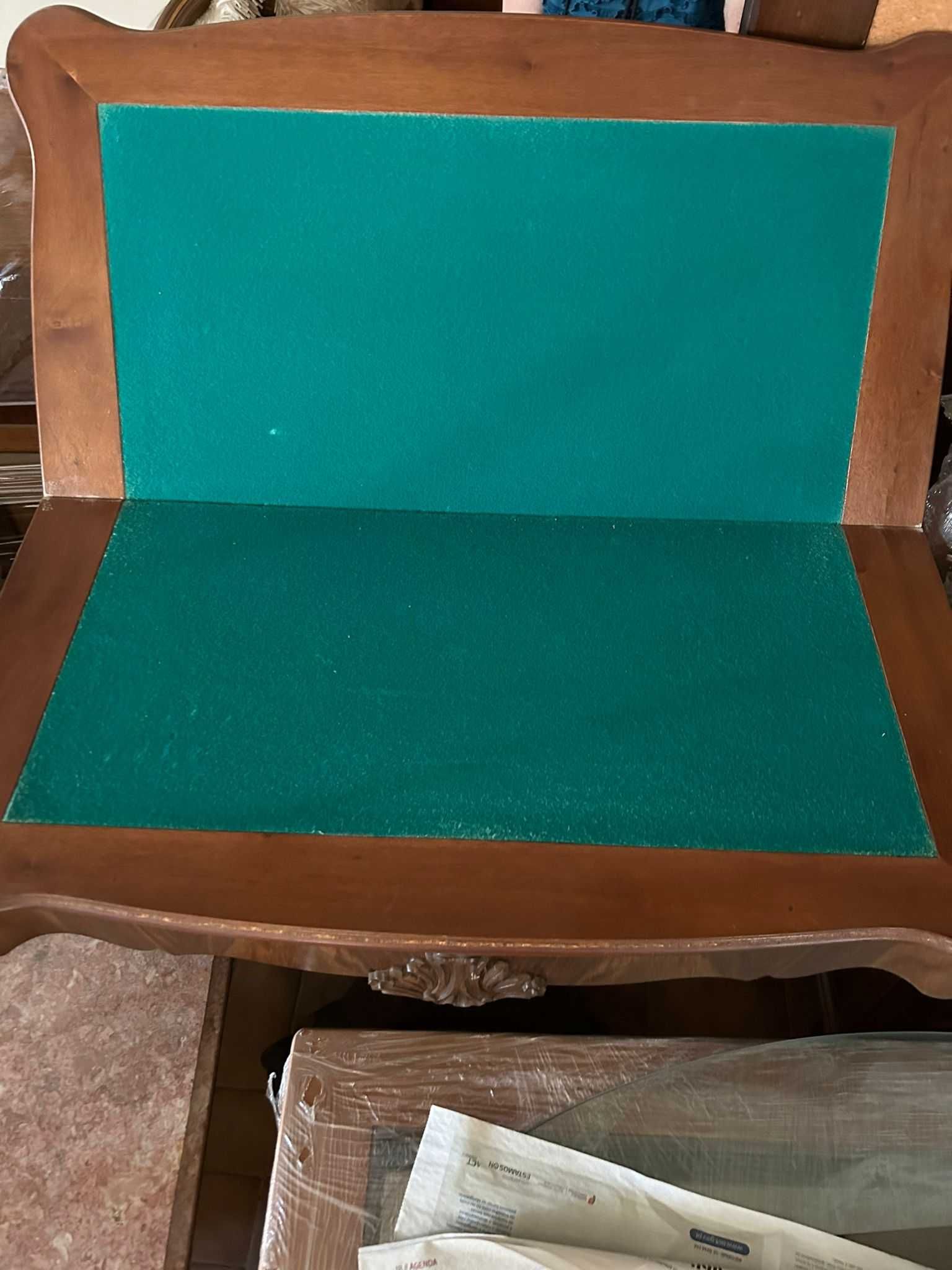 Vendo Mesa de jogos dobrável Nova