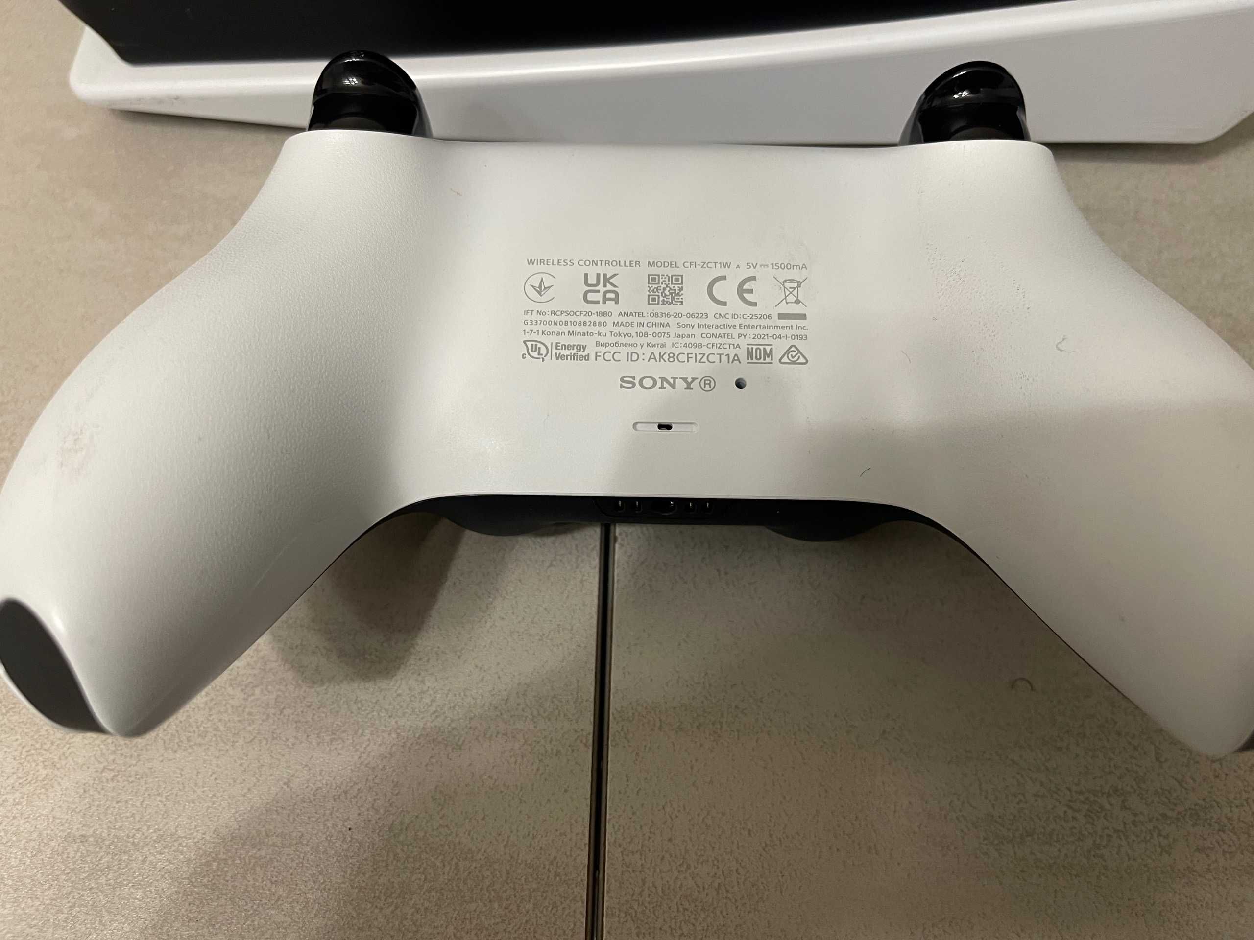 Ігрова приставка Sony Playstation PS5 CFI-1015A, Blu-ray + джойстик