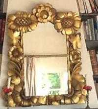 Espelho em talha dourada