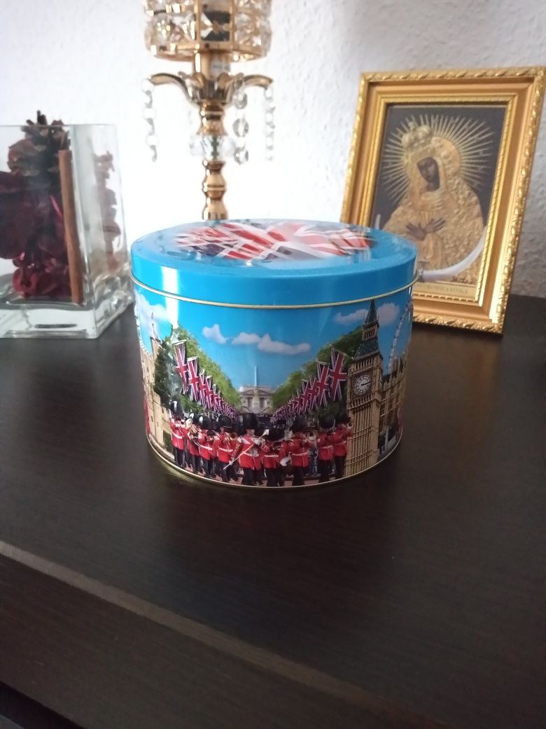 Londyn - pojemnik aluminium z wizerunkiem zabytków londynu