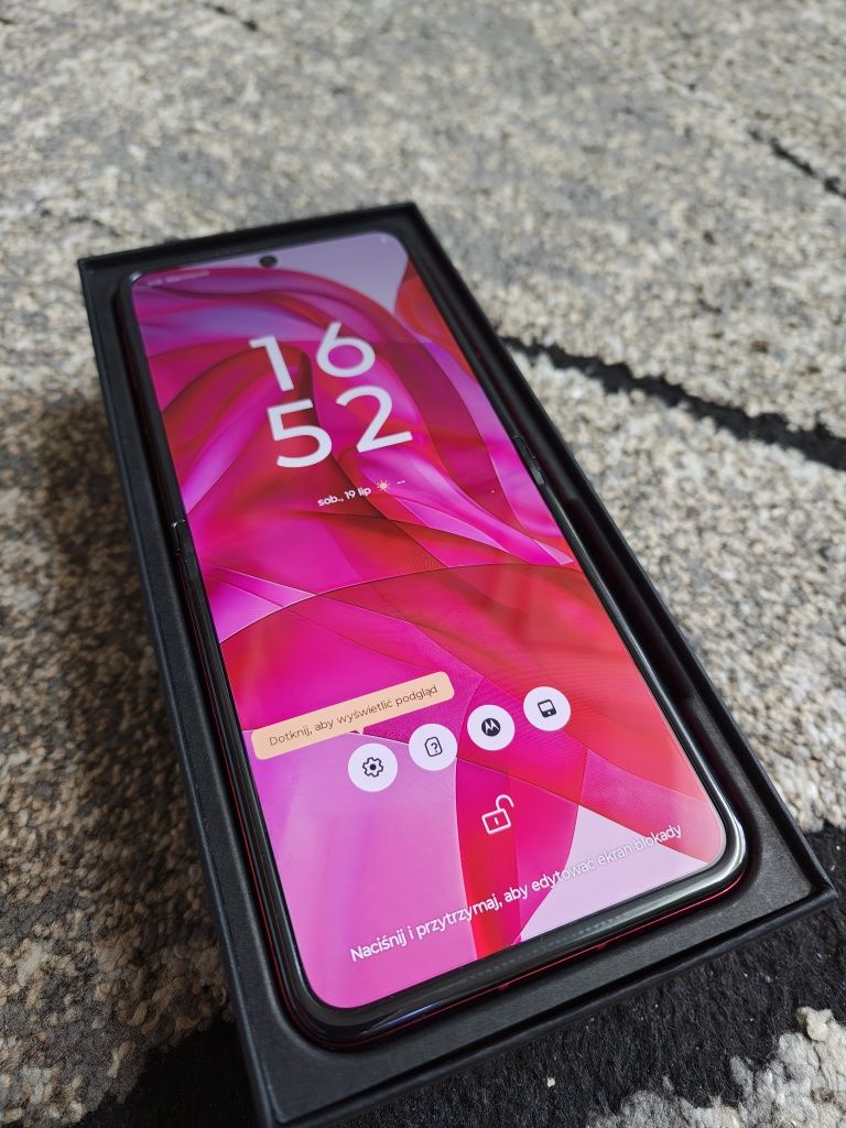 Smartfon Motorola Razr 50 Ultra hot pink