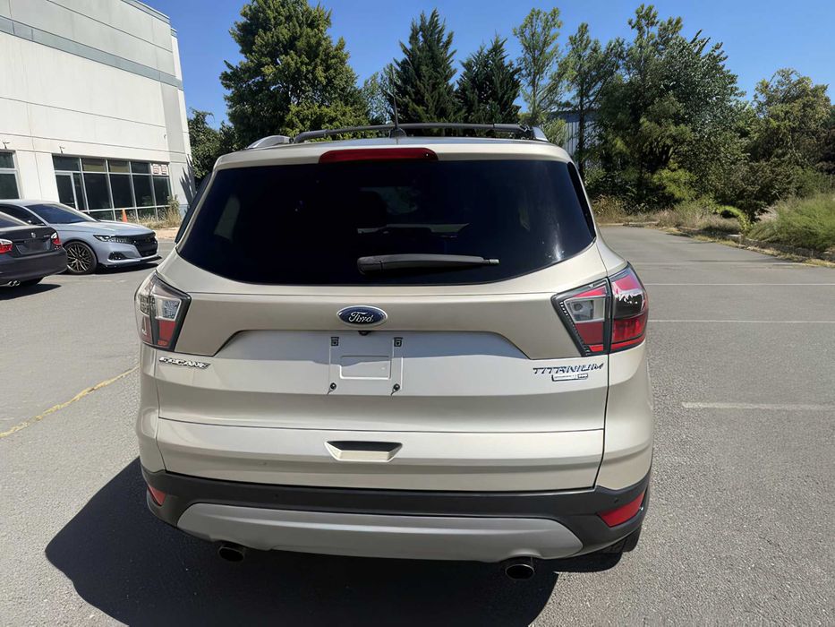Ford Escape Titanium      2017