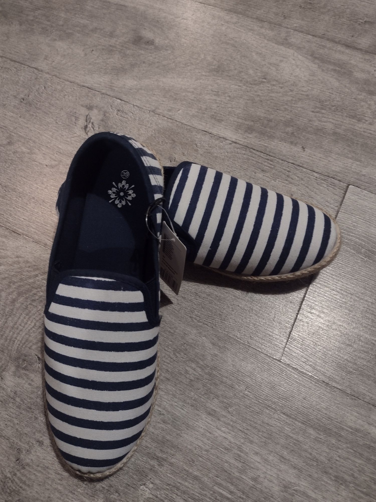 Wygodne espadryle rozmiar 39 nowe