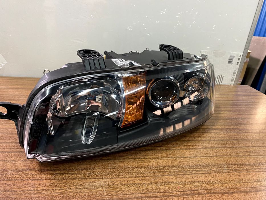 Farol Frt Esquerdo Valeo (ORIGINAL) Fiat Punto 188 NOVO