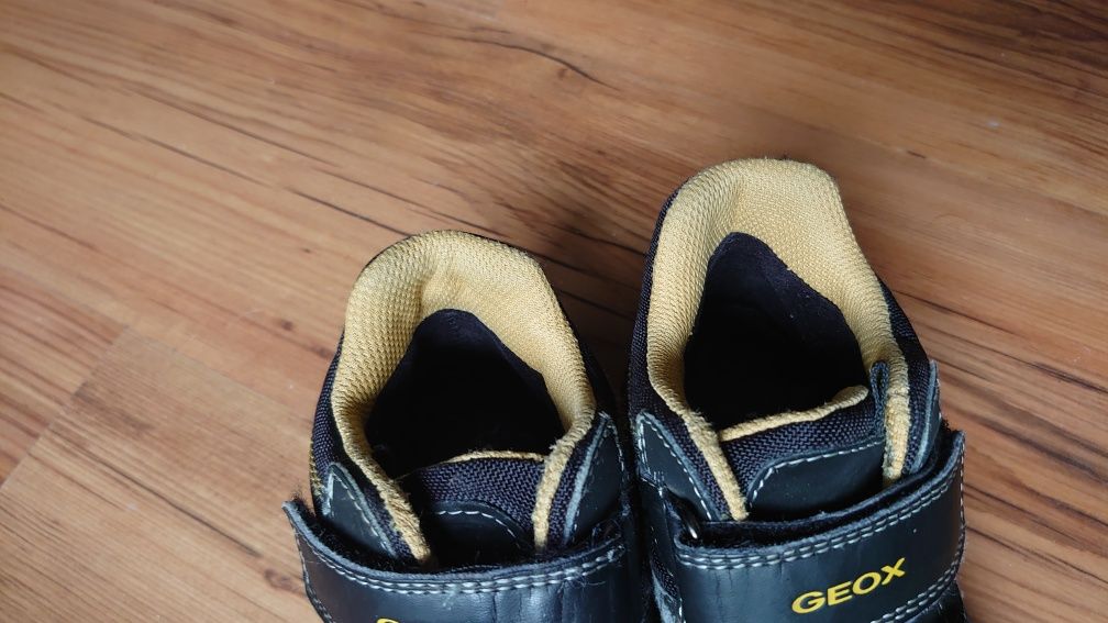 Geox 34 buty dziecięce trekkingowe wodoszczelne rzepy odblaski