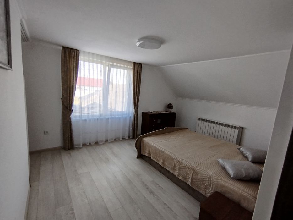 Кімнати подобово.