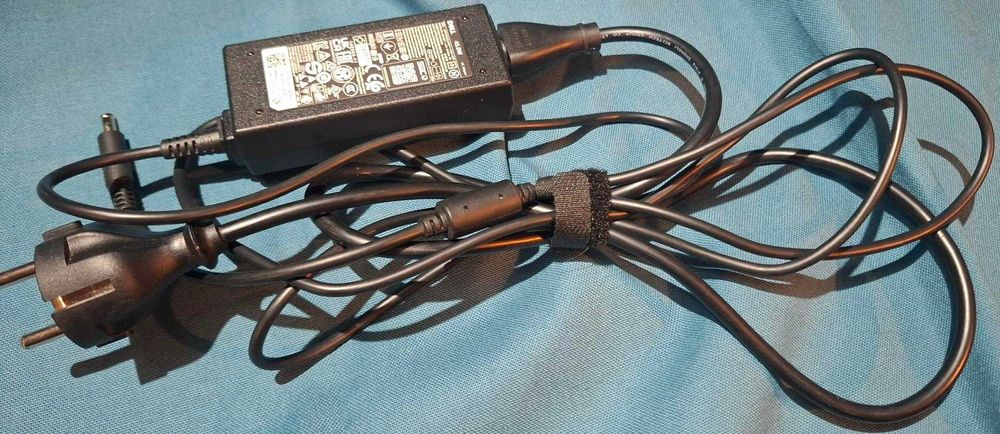 Dell 15 3000 Vostro 2-lata BDB, 16GB RAM, Win11, WSPARCIE