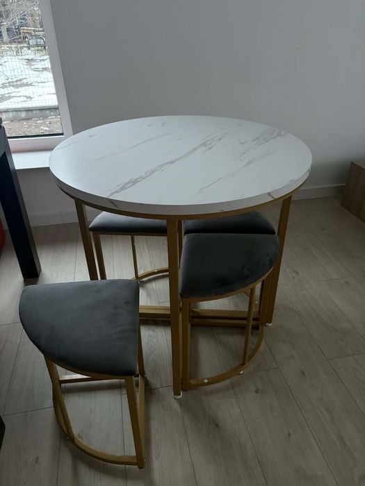 Zestaw stołowy z czterema krzesłami, zestaw jadalny z blatem