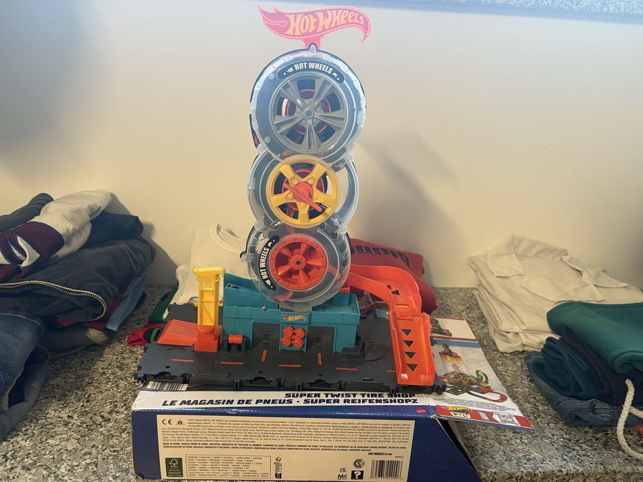 Varias pistas hot wheels