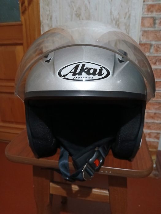 Шолом для мотоцикла.  Шлем для мотоцикла.