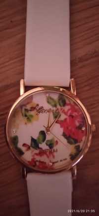 Продам женские часы)