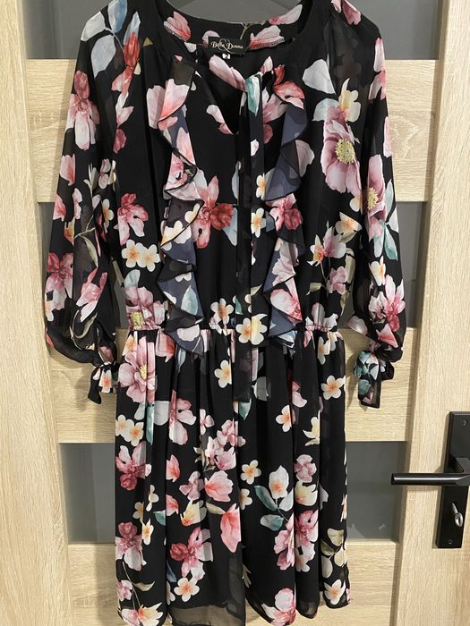 Lekka zwiewna sukienka w kwiaty 38