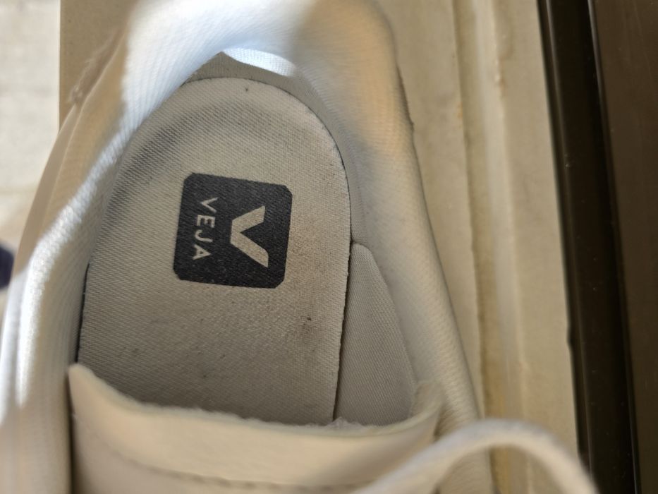 Ténis  Veja tamanho 38