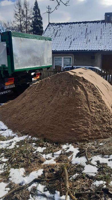 ziemia humus piasek glina transport kamień kamyczki żwir gruz piach
