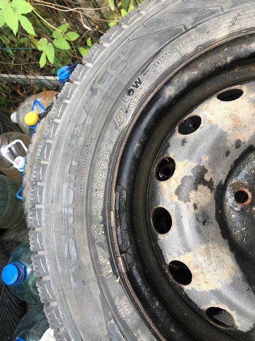 Продам зимняя резина 175\70R14 Nokian