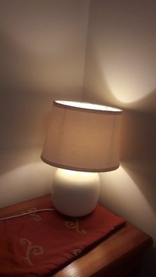 Lampka nocna biała kula wys 35 cm abażur krem