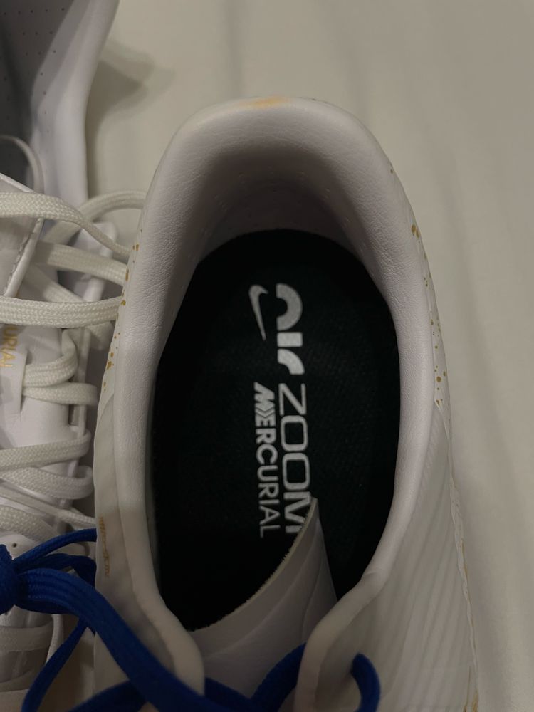 Chuteiras.  Nike.