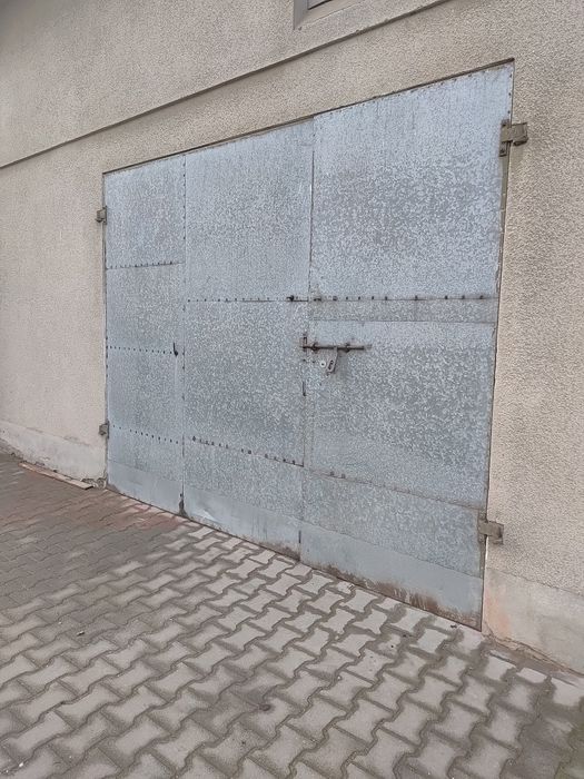 Używana brama garażowa, drzwi