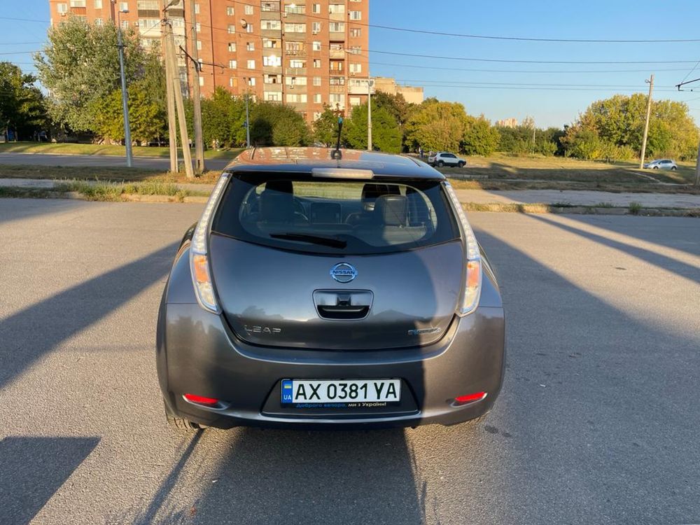 Продам авто Nissan Leaf 2014 повний фарш