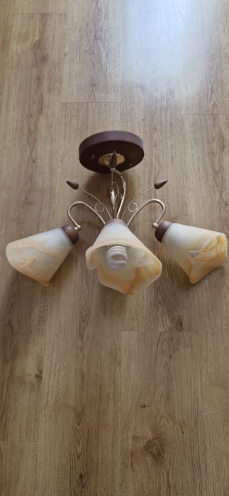 Lampa pokojowa..