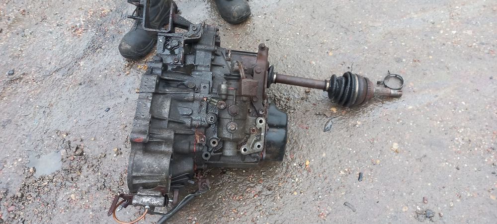 Toyota Corolla E12 2.0D4D 04r skrzynia biegów manualna 5b