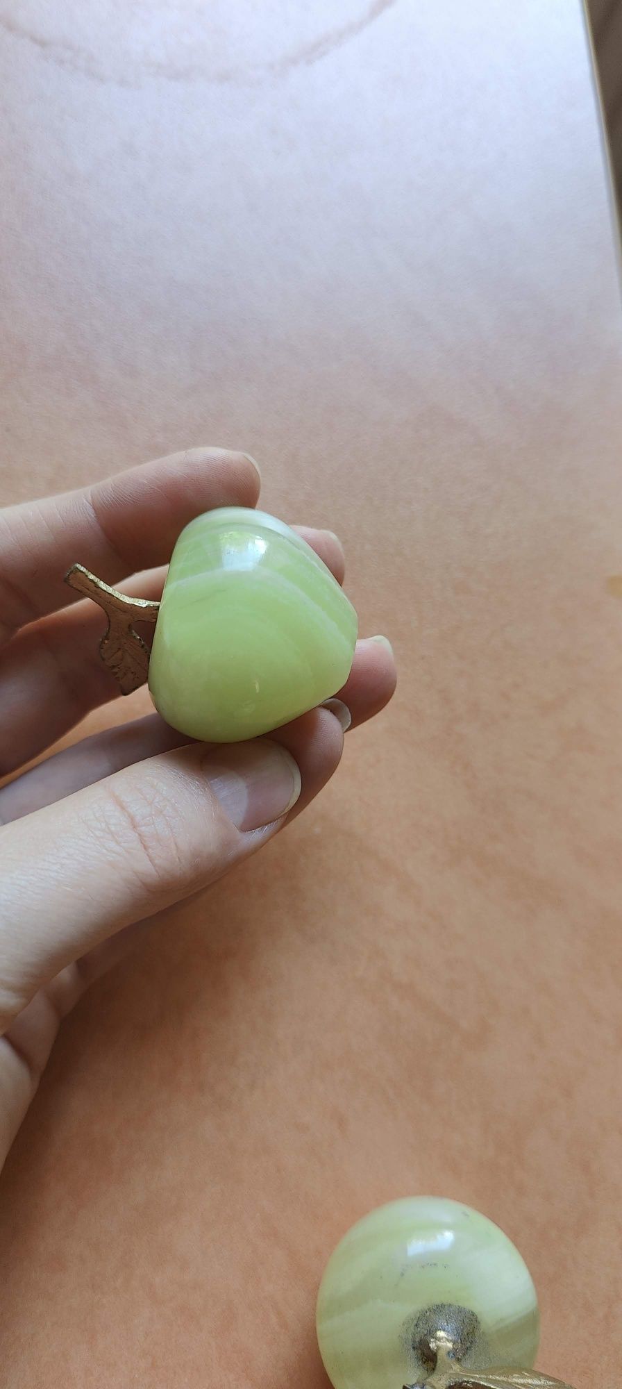 Продам изделие яблоки из оникса