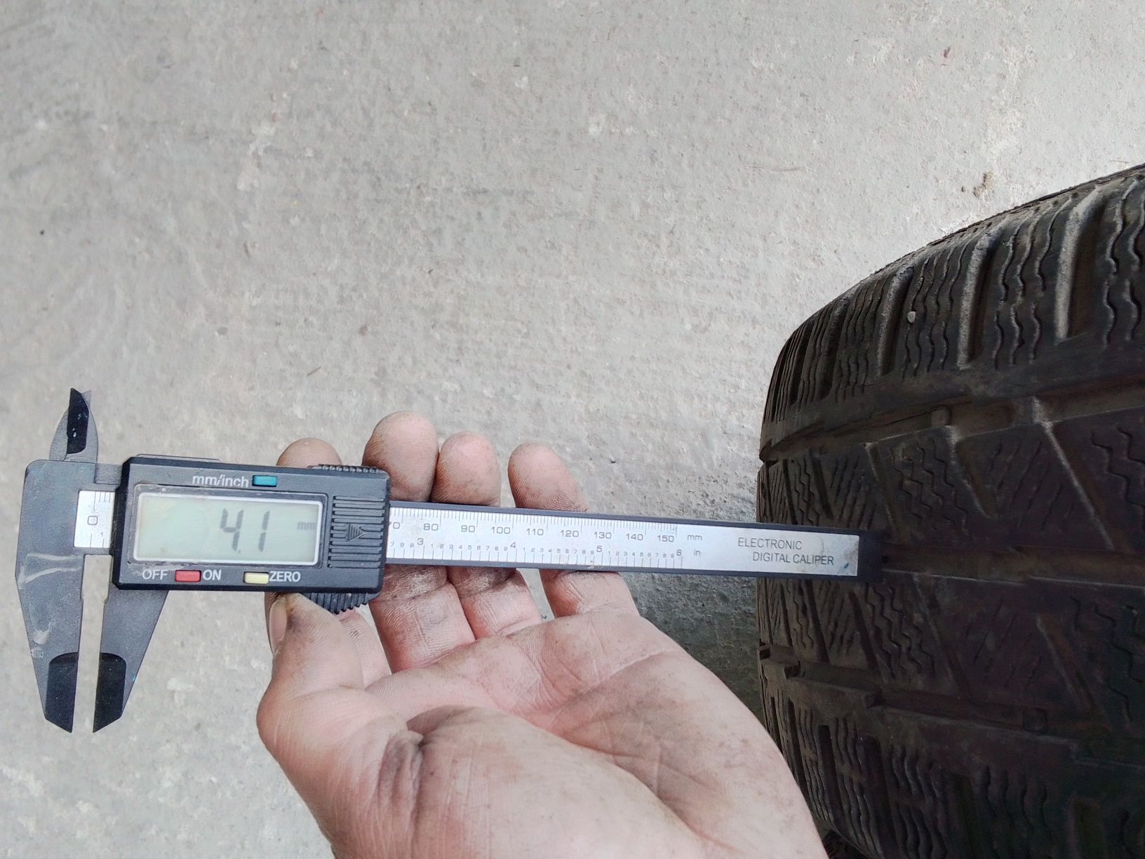 2 Opony zimowe 235/65r16C ROADX 2024r