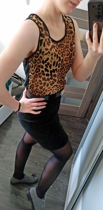 Czarny top bluzka damska RESERVED w panterkę na randkę/urodziny - NOWA