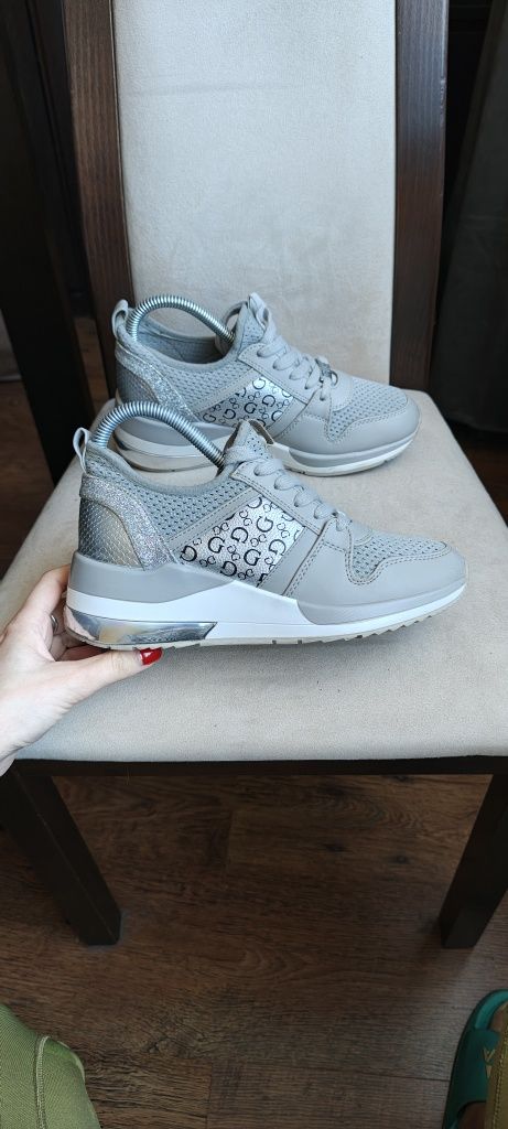 Buty Guess sneakersy r 37 /38