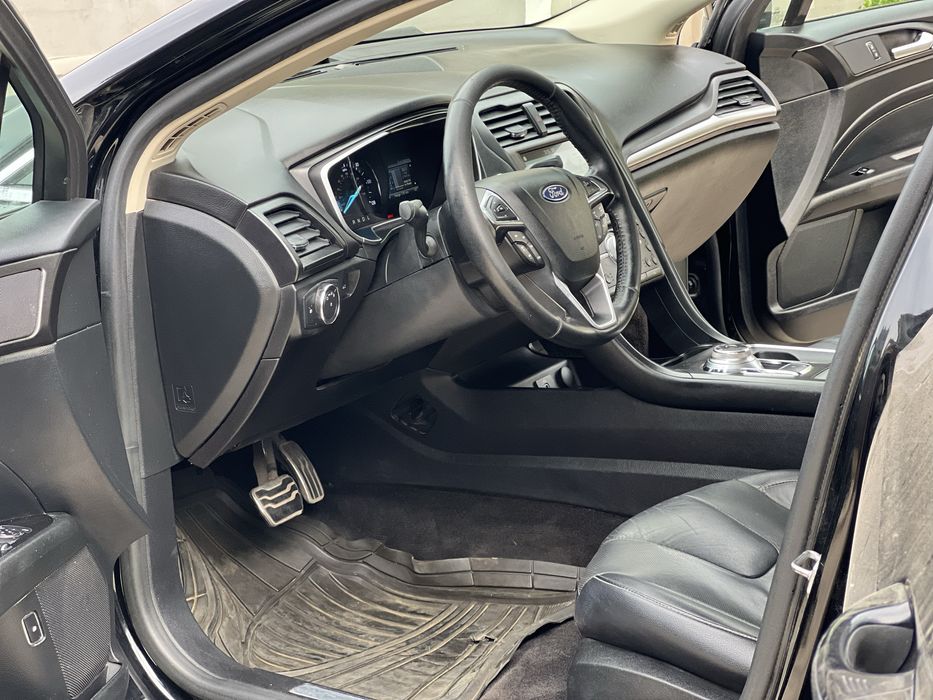 Ford Fusion Hybrid 2018 року, Titanium