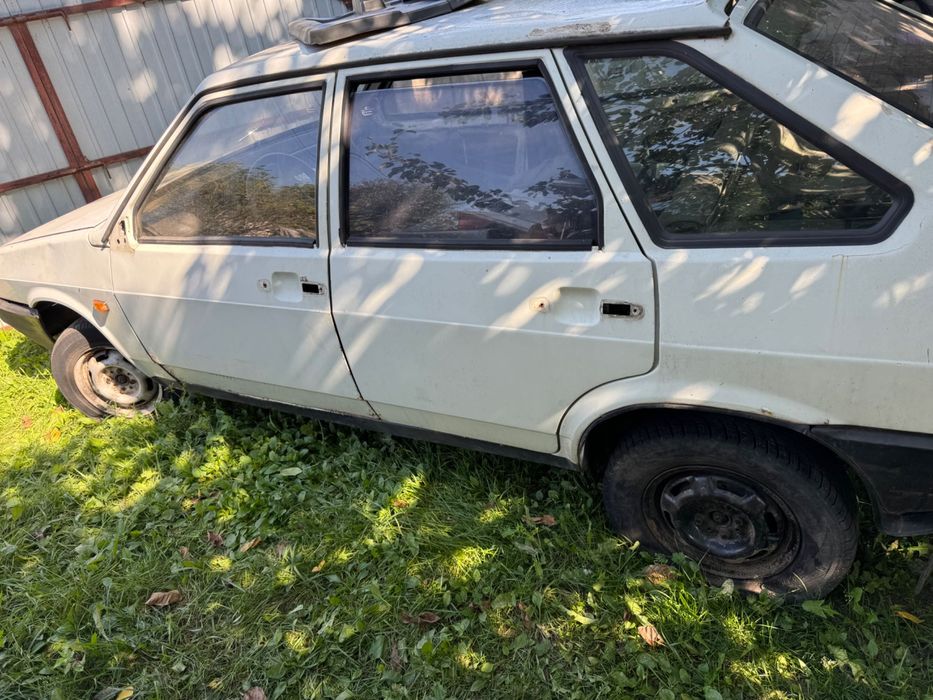 Автомобіль ВАЗ 2109