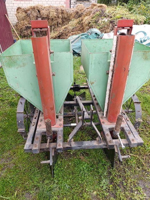 Картоплесажалка двохрядна