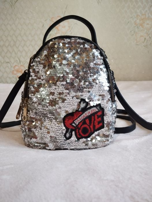 рюкзак з паєтками