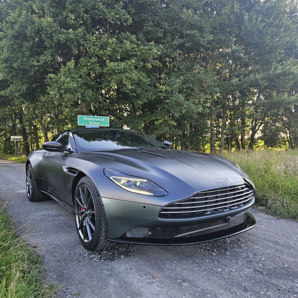 Aston Martin DB11 5.2 V12 biturbo 608km folia PPF
