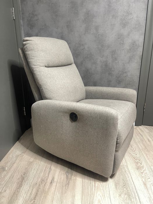 Мʼяке електричне релакс крісло світло сірого кольору, багатопозиційне