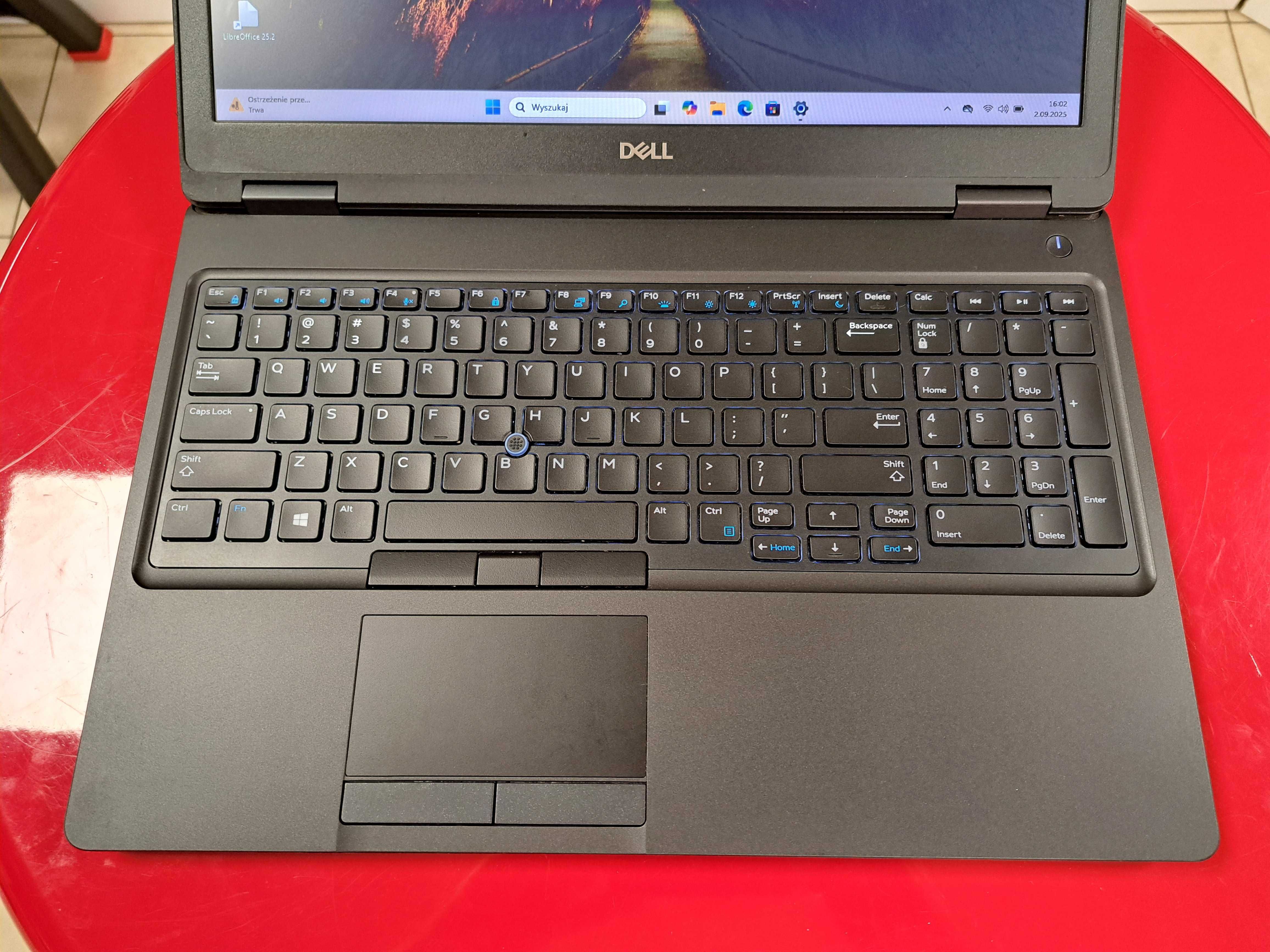 15" Dell Latitude 5590 i5-8gen 16GB 256SSD WIN11 HDMI Kamera VGA