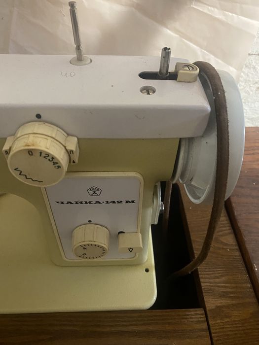 Швейна машинка Чайка 142-М