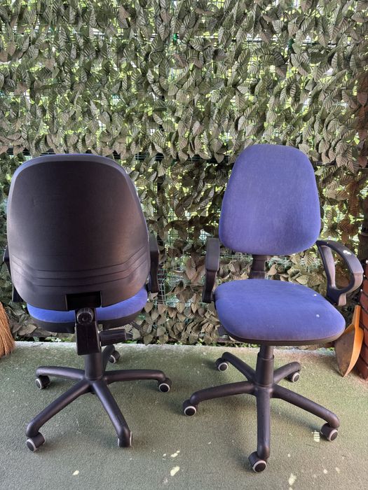 Продаю крісла в хорому стані не дорого .