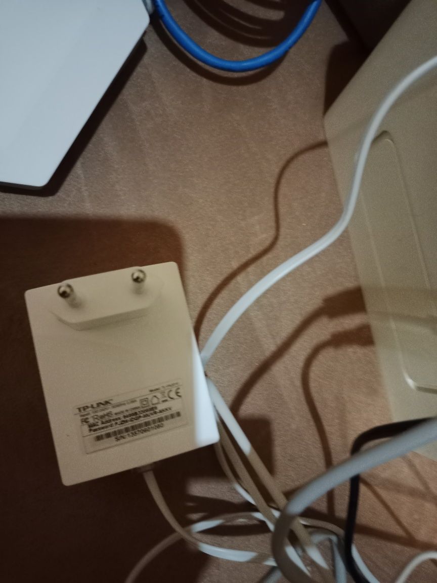 Роутер huawei 7 для планшета с sim-карта Київстар.