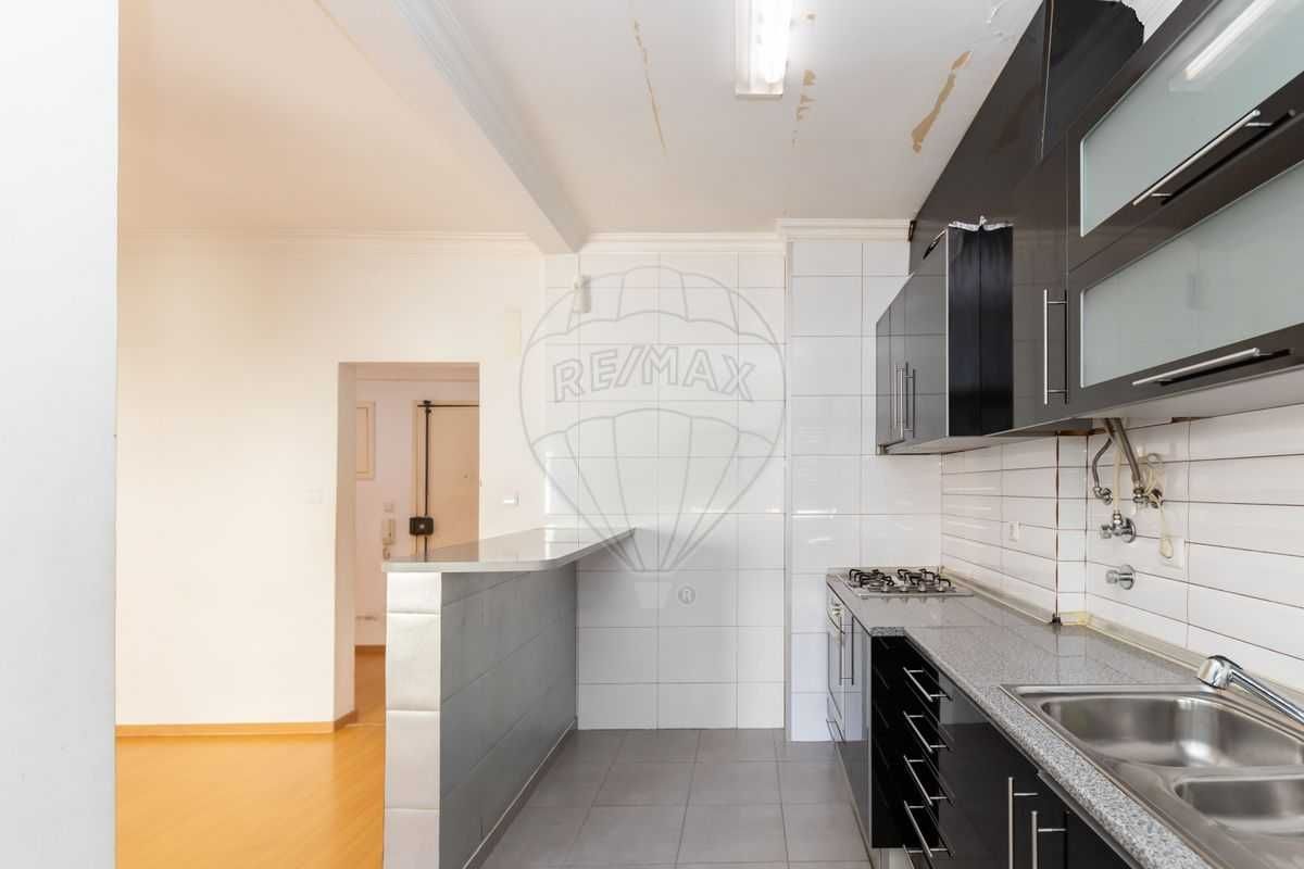 Apartamento T2 à venda em Torre da Marinha