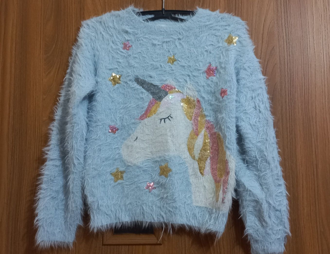 Sweter wlochaty unicorn cekinowy F&F roz.134 stan bdb