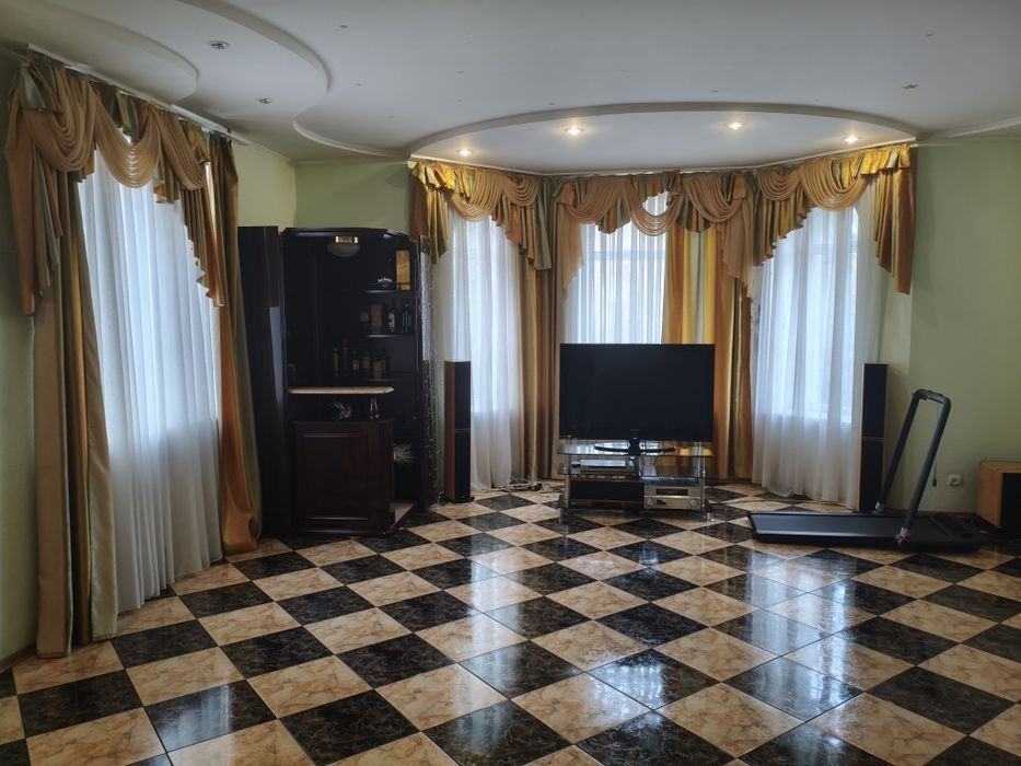 Сдам шикарный дом на левом берегу