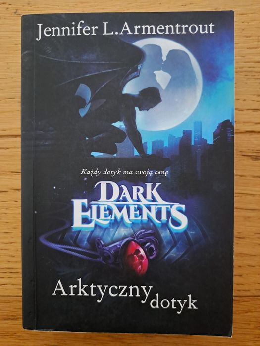 Arktyczny dotyk Armentrout Dark Elements