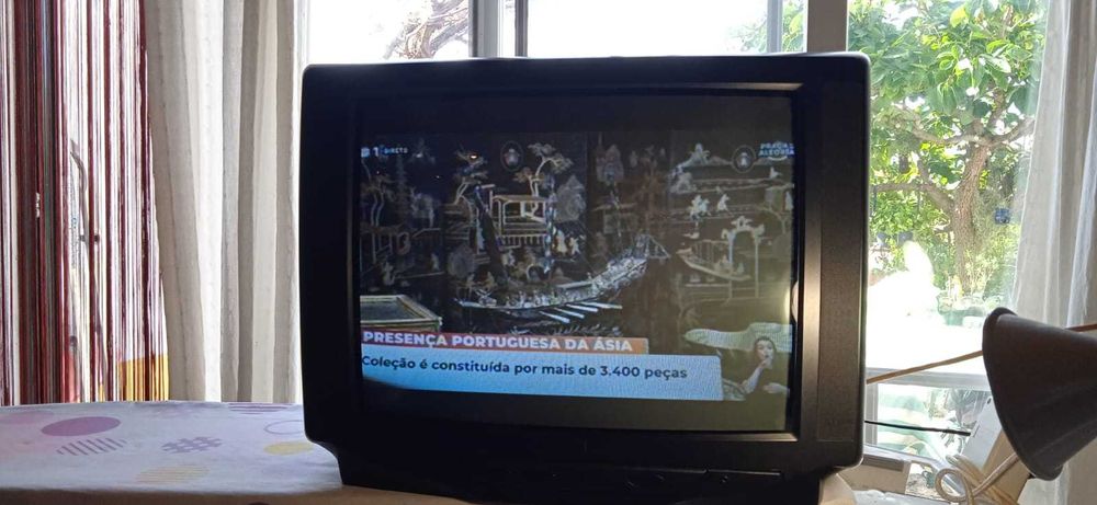 TV de 24pol 53cm de largura