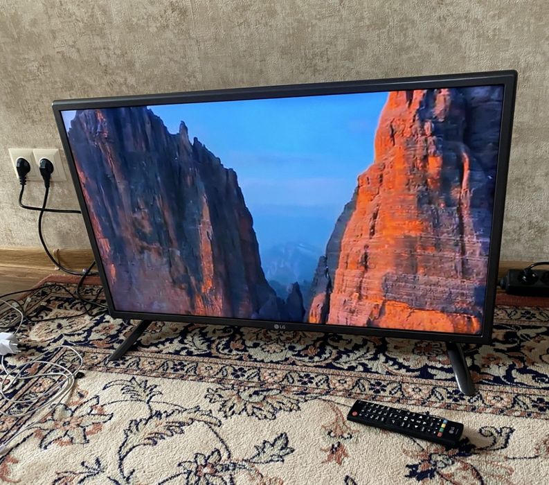 Продам смарт телевизор LG
